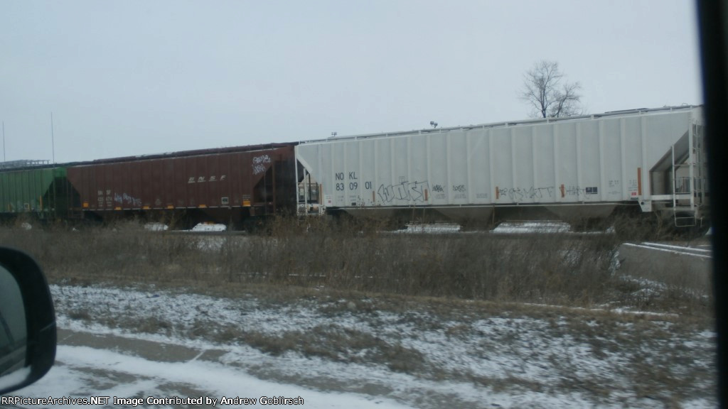 NOKL 830901 & BNSF 429474